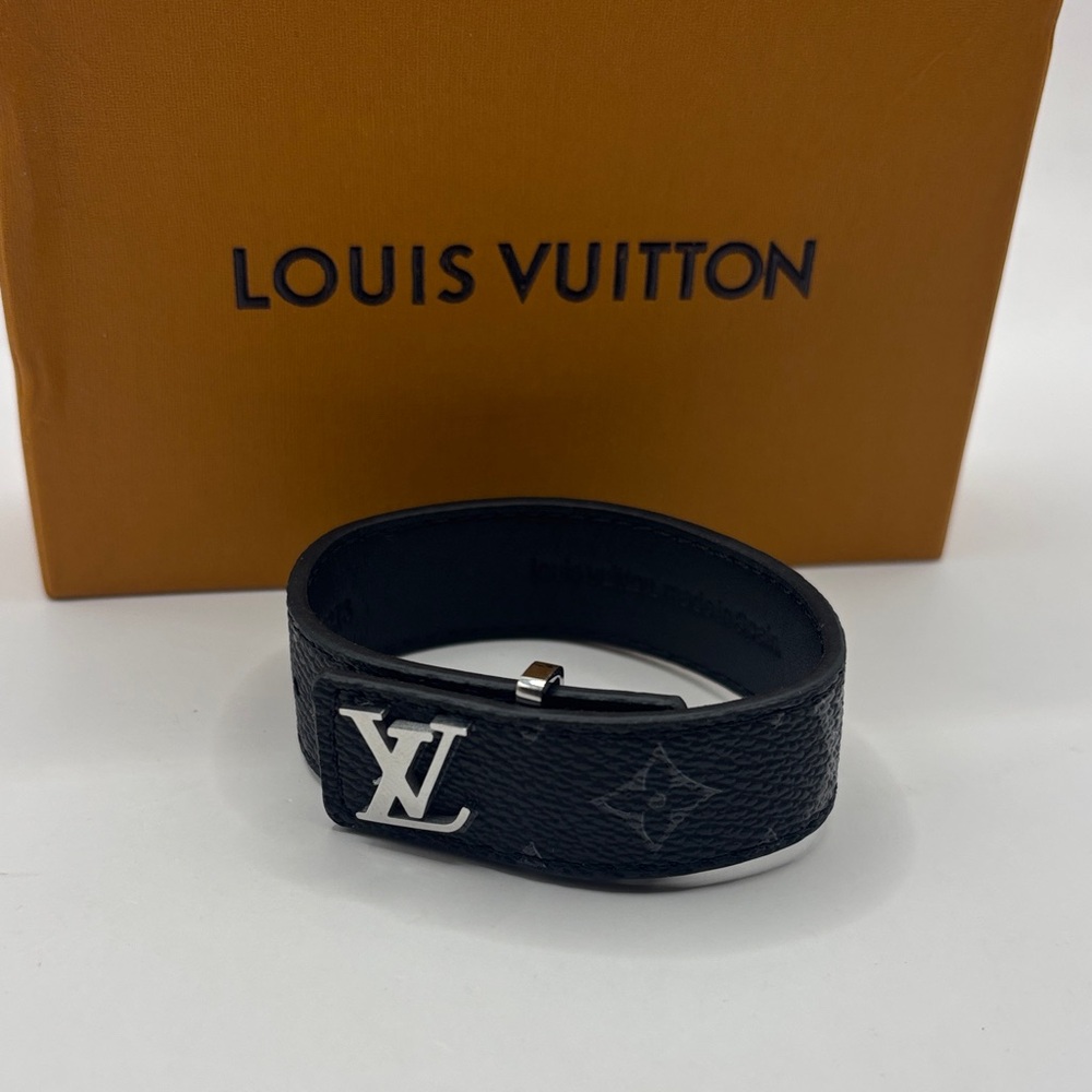 Louis Vuitton slim Bracelet LV black Silver eclipse adjustable leather
